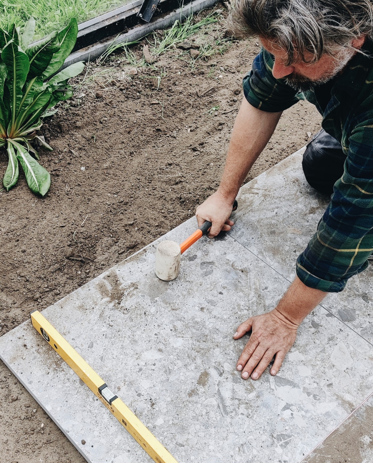 tegels aanleggen tuin