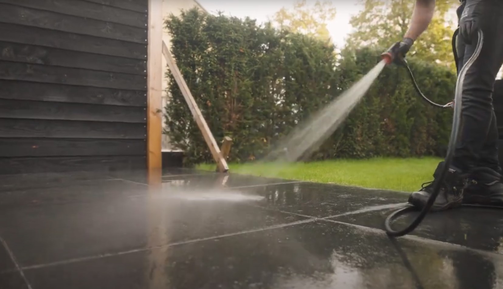 tegels tuin schoonmaken